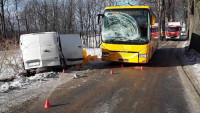 nehoda BUS FoSioh7WIAA3zxA